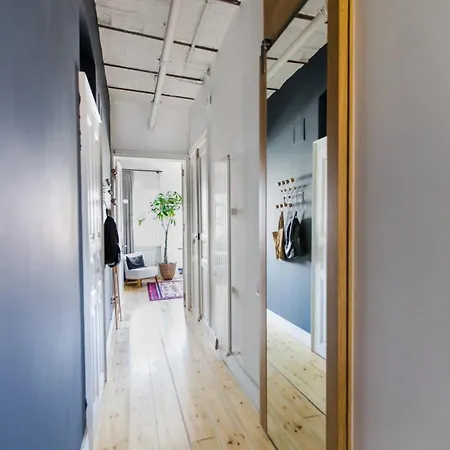 Bright Cool 1bed1bath Stylish Home! #376