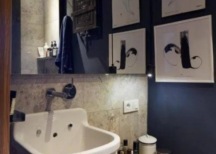 Bright Cool 1bed1bath Stylish Home! #376